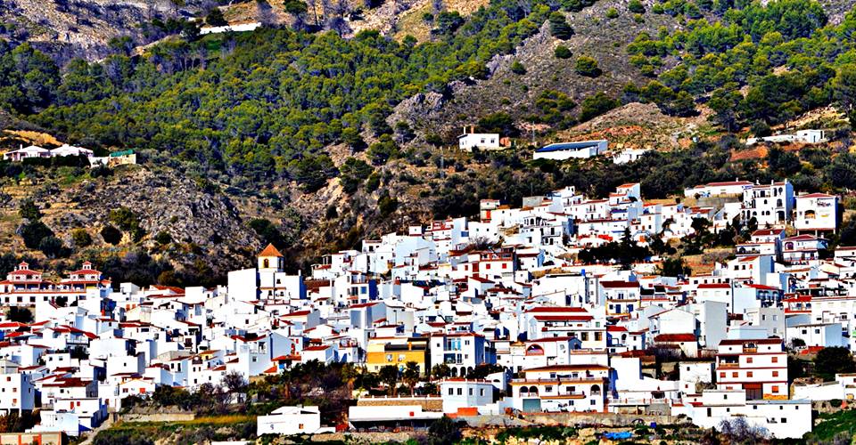Pueblos más bonitos de Málaga: Canilla de Aceituno